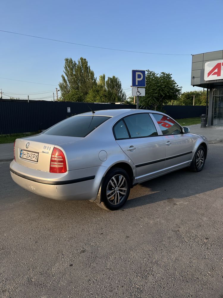 Skoda Superb 2005 (1.8 T)
