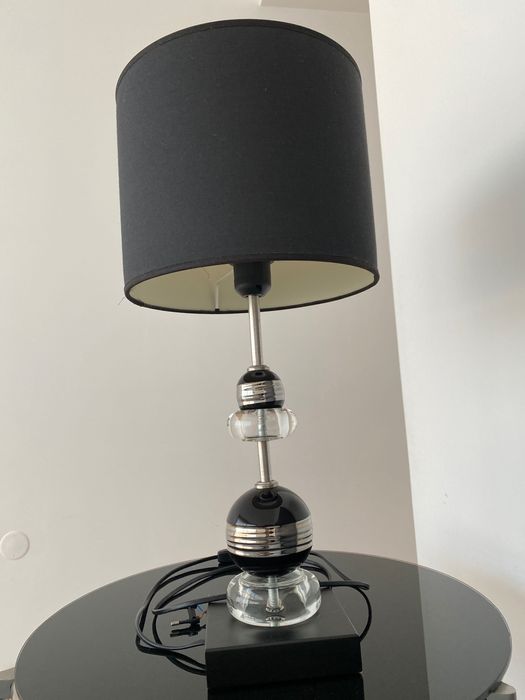 Candeeiro preto da área com base de vidro preto