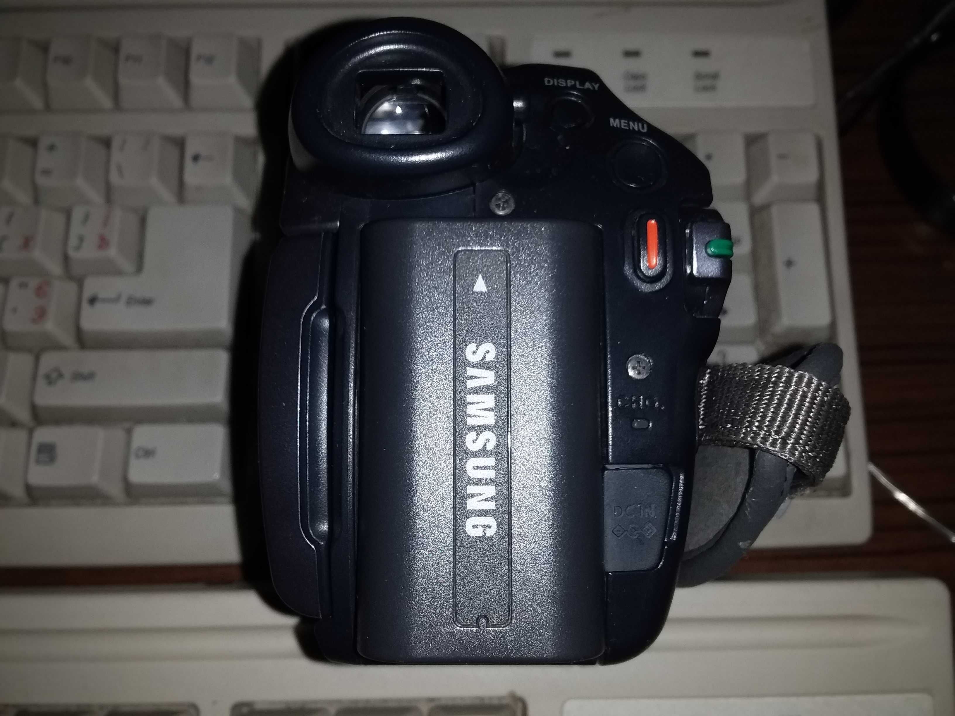Видеокамера Samsung VP-D371.