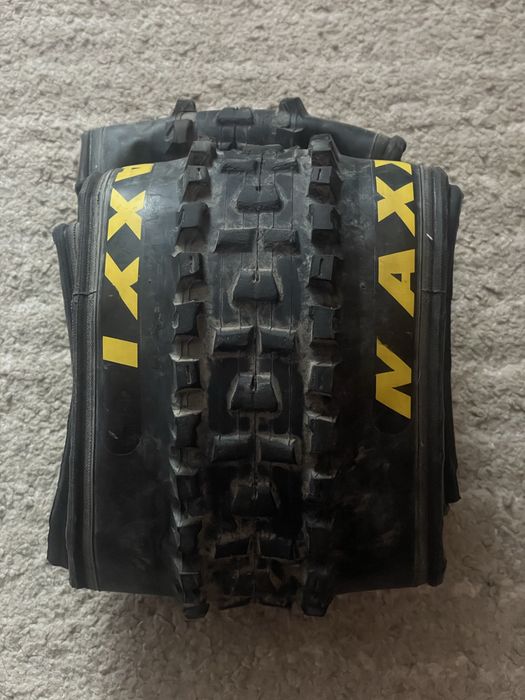 Продам покришку maxxis