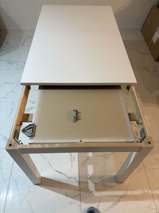 Biały duży rozkładany stół IKEA