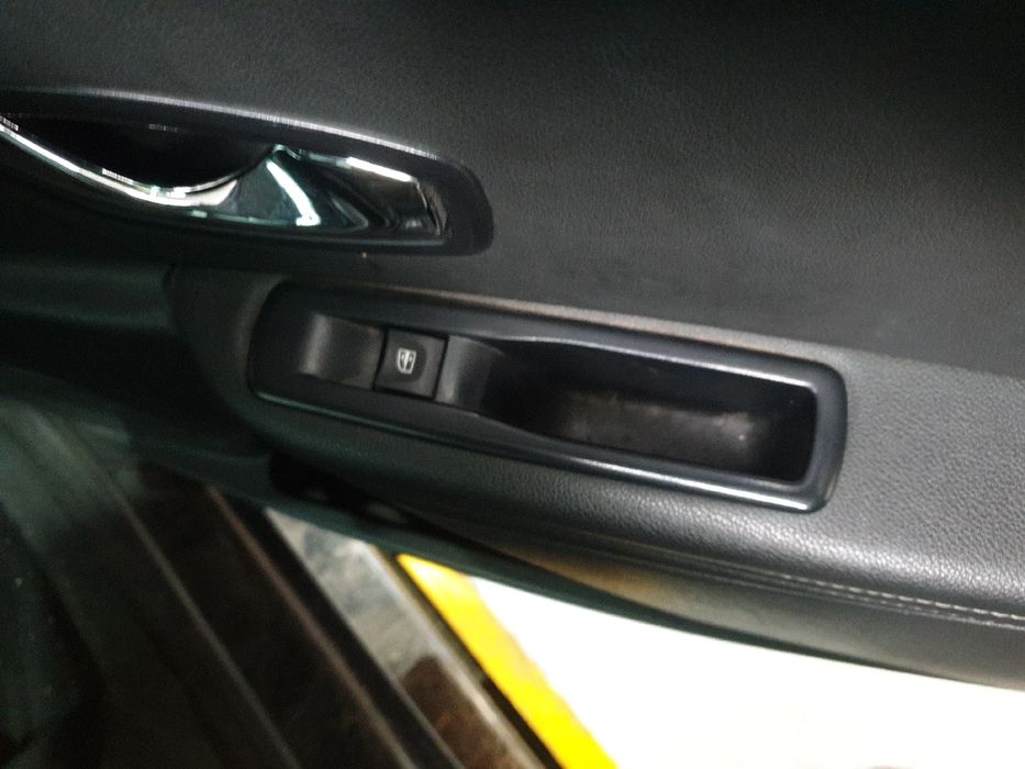 Comando / botão / interruptor vidros trás direito RENAULT Megane III G