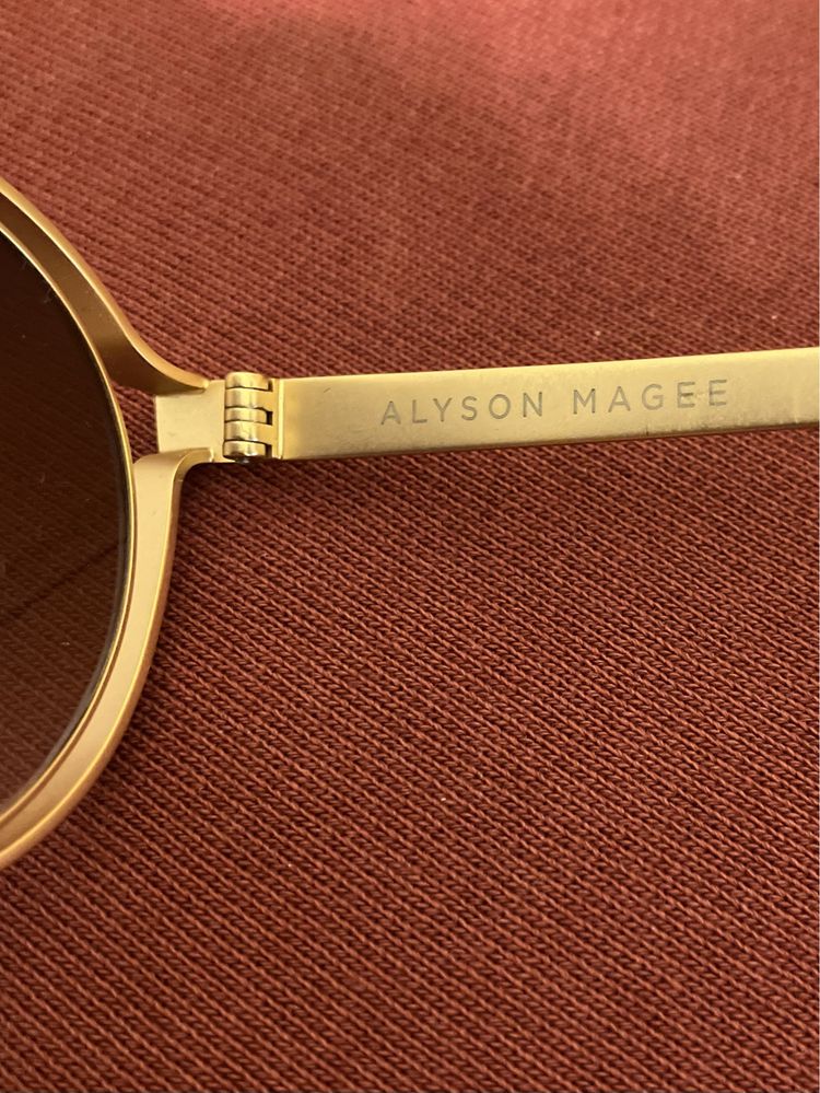 Okulary przeciwsloneczne Alyson Magee, made in France, prezent