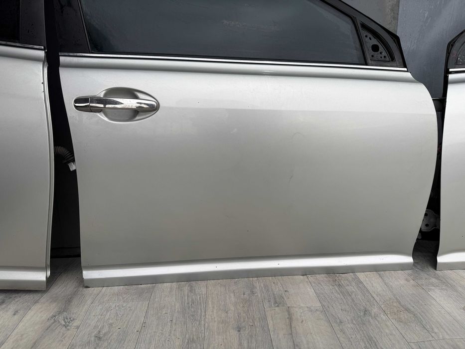 Двери Toyota Avensis T25 Седан Цвет 1C0  Дверь В наличии