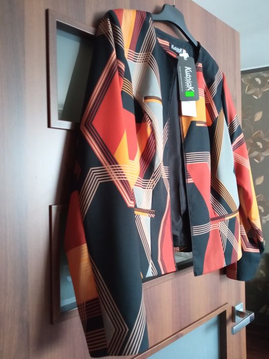 Nowy żakiet narzutka z długim rękawem bez zapięcia