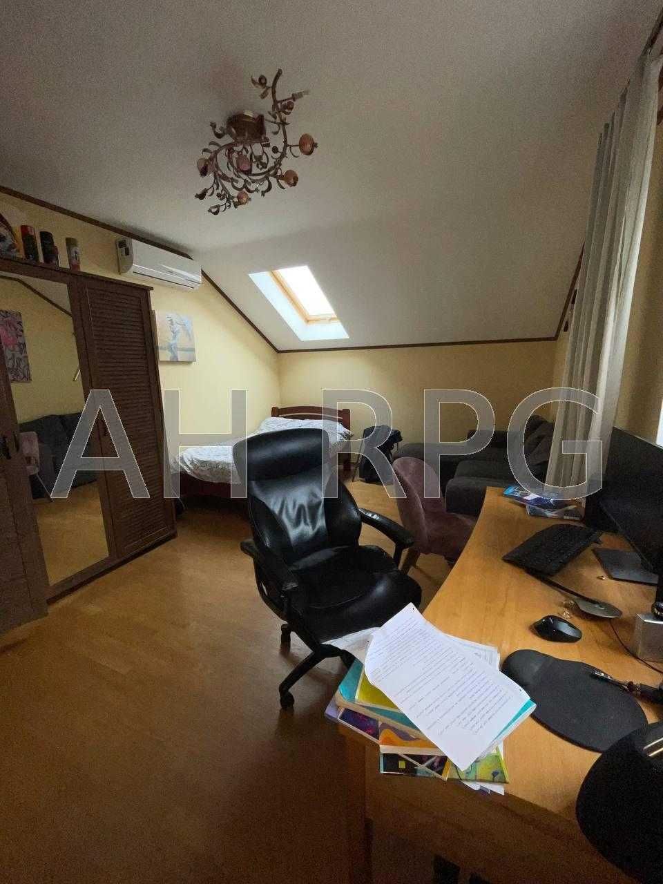 Продаж будинку 390 м² на ділянці 30с Київ Чайки 15хв до Житомирської