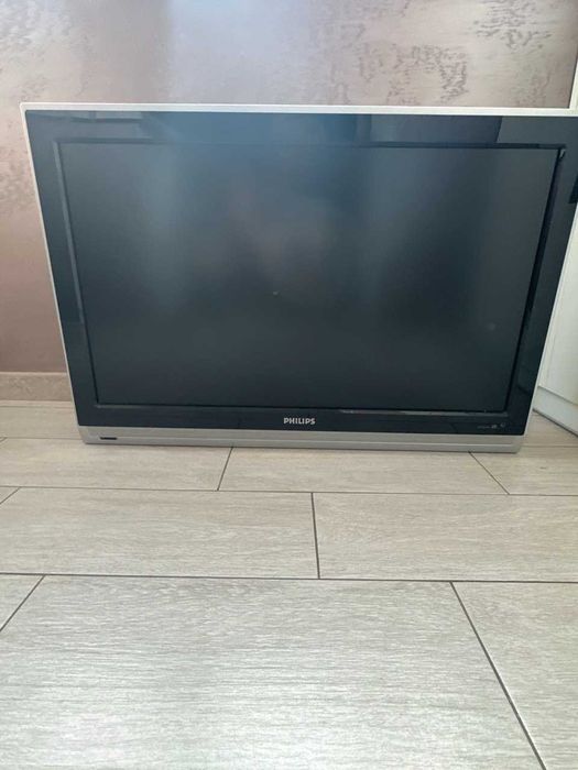 телевізор PHILIPS  б\в ПРАЦЮЮЧИЙ  + пульт