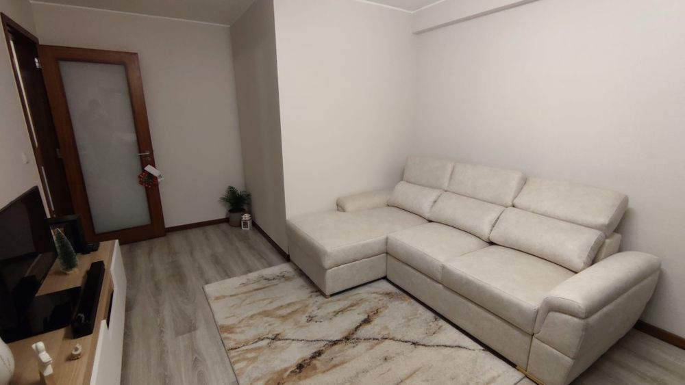 Sofá bege chaise long como novo