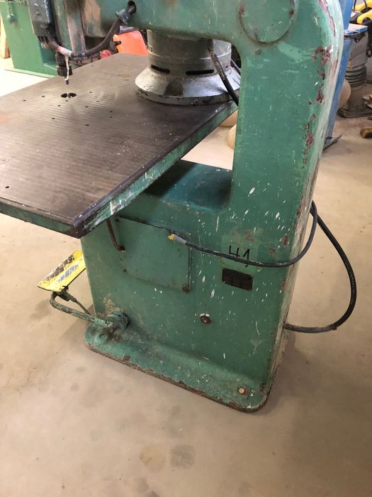 Frezarka górnowrzecionowa przetwornica Polska