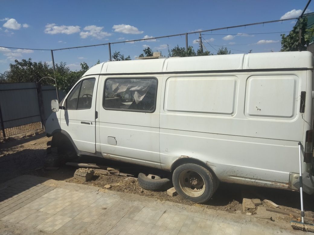 Продам 2-е Газели 32213