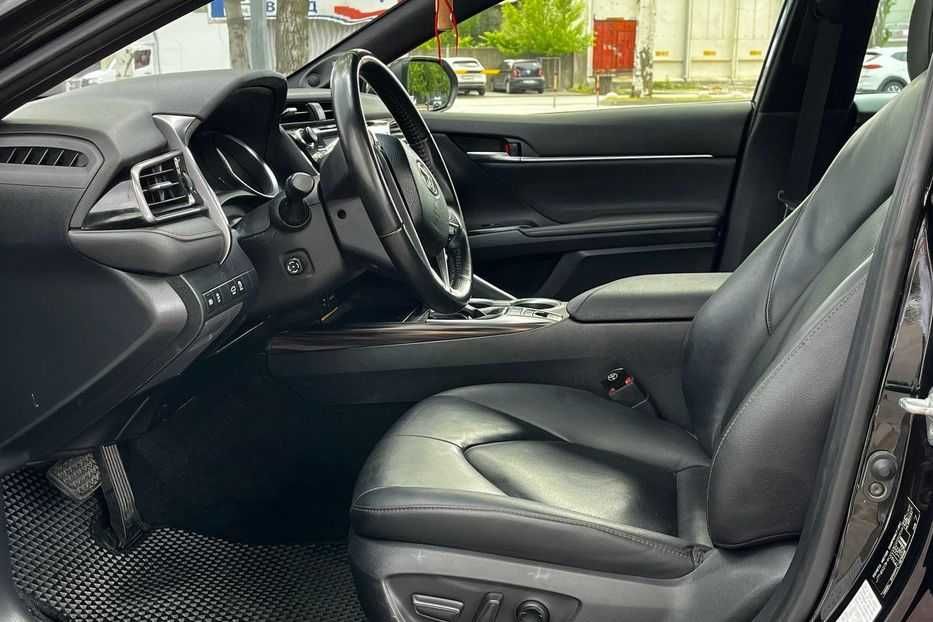 Продам Toyota Camry 2019