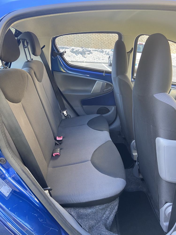 Toyota Aygo • 123 mil km • Multimidia • Jantes Especiais • AC
