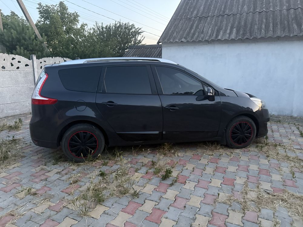 Renault , Рено Гранд Сценик Рестайлинг 2013 1.5 дизель