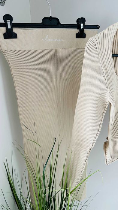 Nowy beżowy prążek komplet jesień O'la Voga Becky Bluzka spódnica