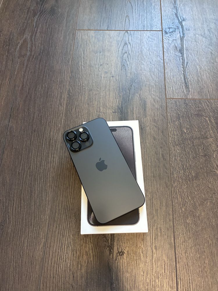 iPhone 15 pro max 256 black titanium