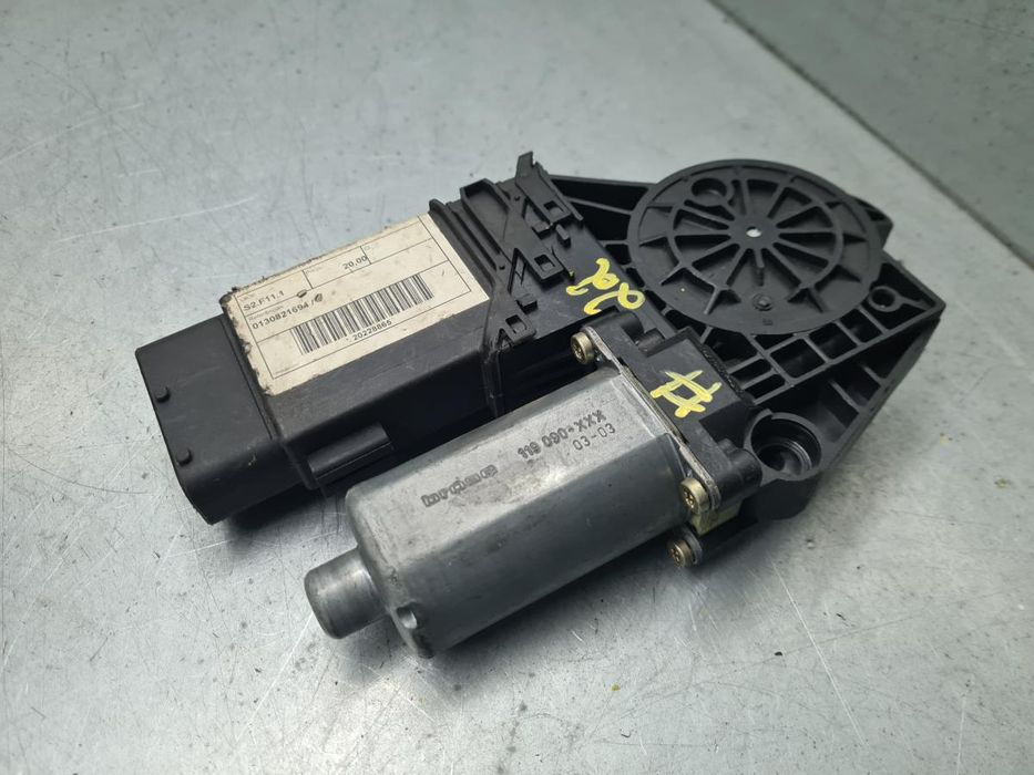 Motor vidro trás direito VOLKSWAGEN Golf IV (1J1)