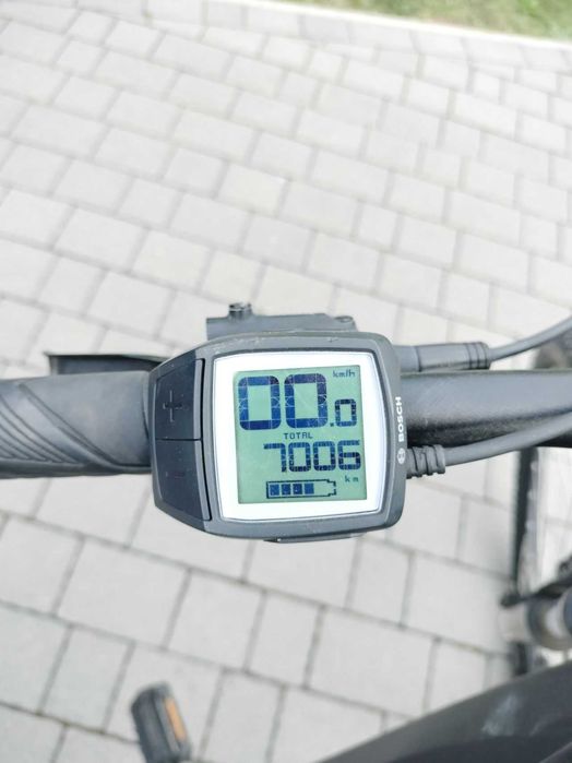 Rower Elektryczny Cube reaction on1 silnik Bosch