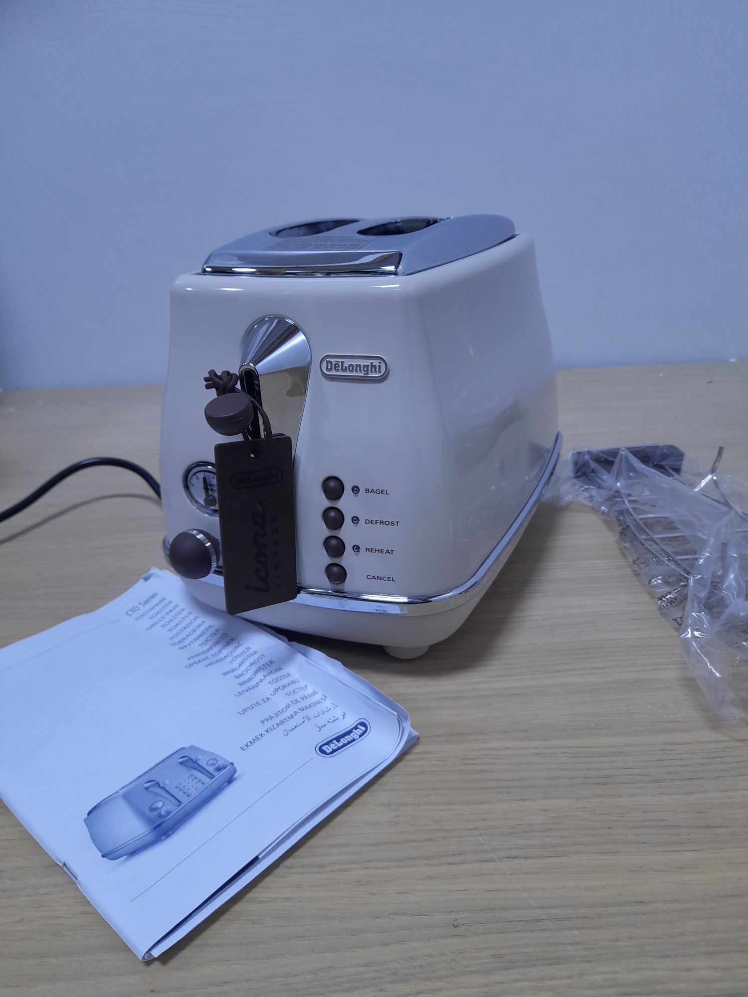 Тостер DeLonghi CTOV 2103 BG