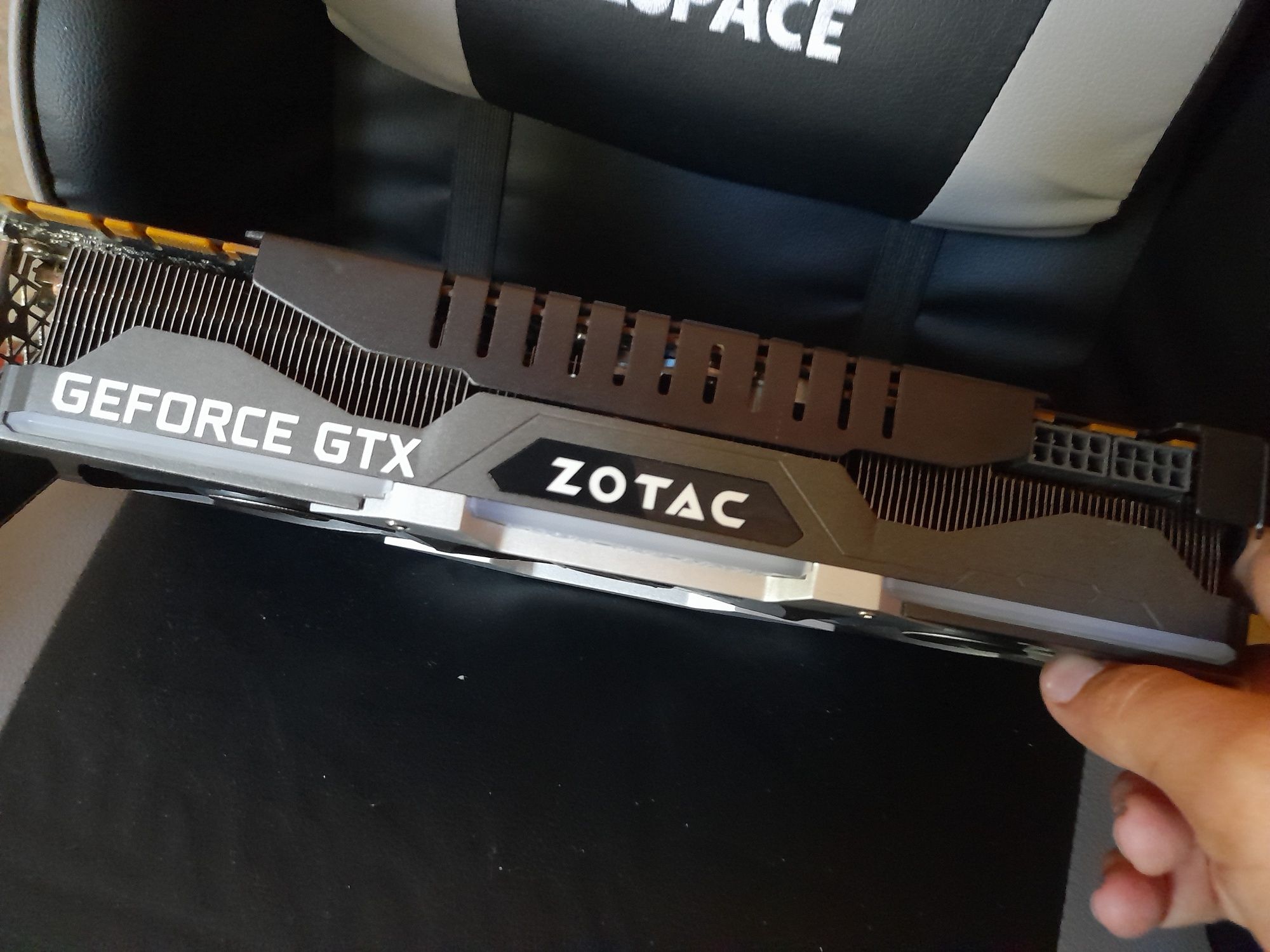 1080 ti zotac trio