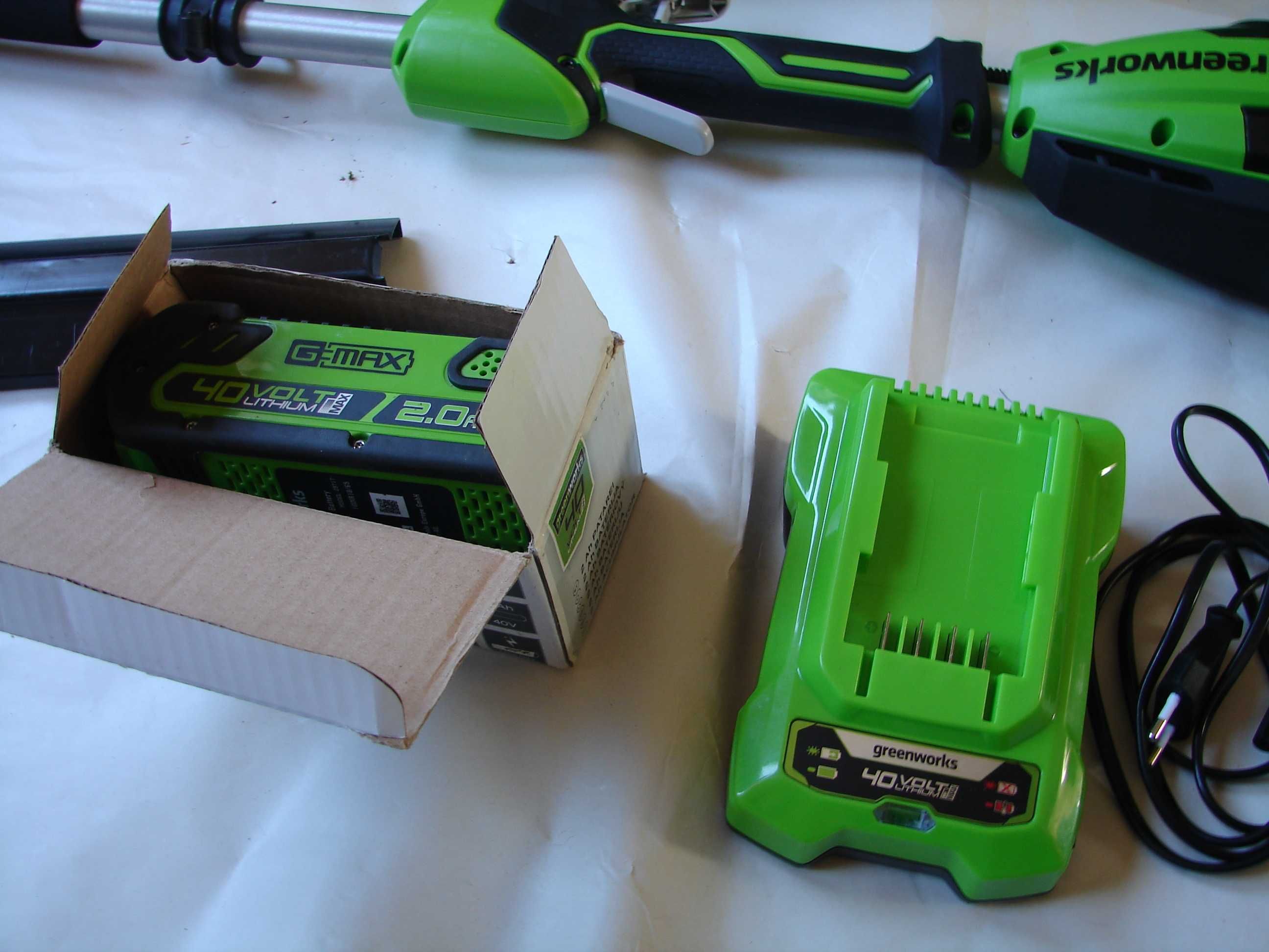 Greenworks nożyce  akumulatorowe 40V wysięgniku krzewów żywopłotu