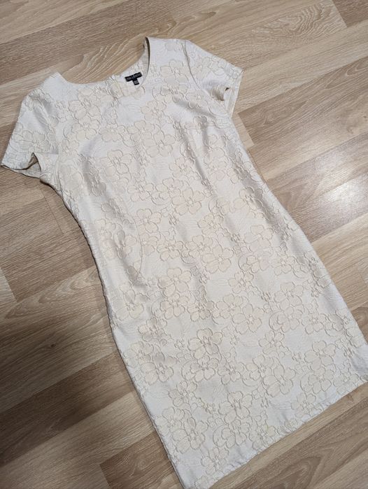 Платье светлый беж