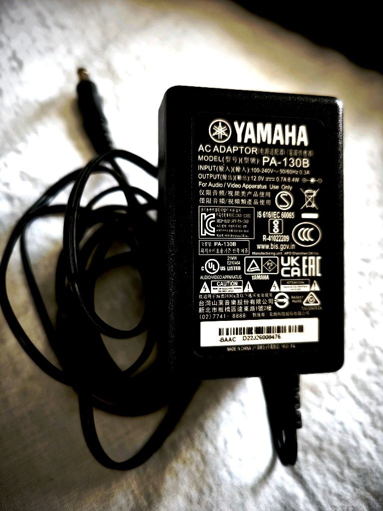 Teclado musical Yamaha PSR+F52