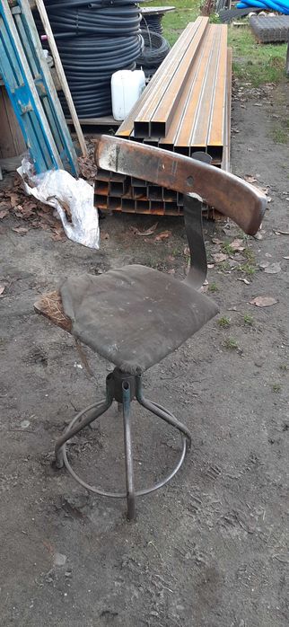 stare krzesło obrotowe