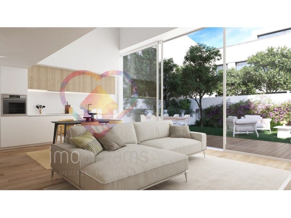 Apartamento T2 com Mezanino e Terraço no centro de Aveiro