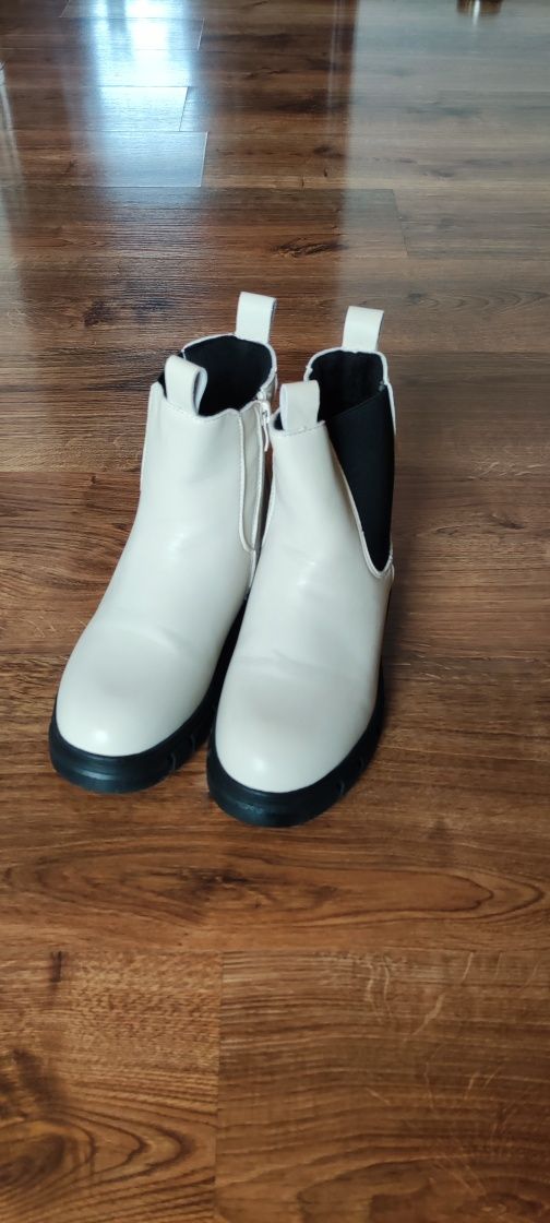 Buty ocieplane rozmiar 34