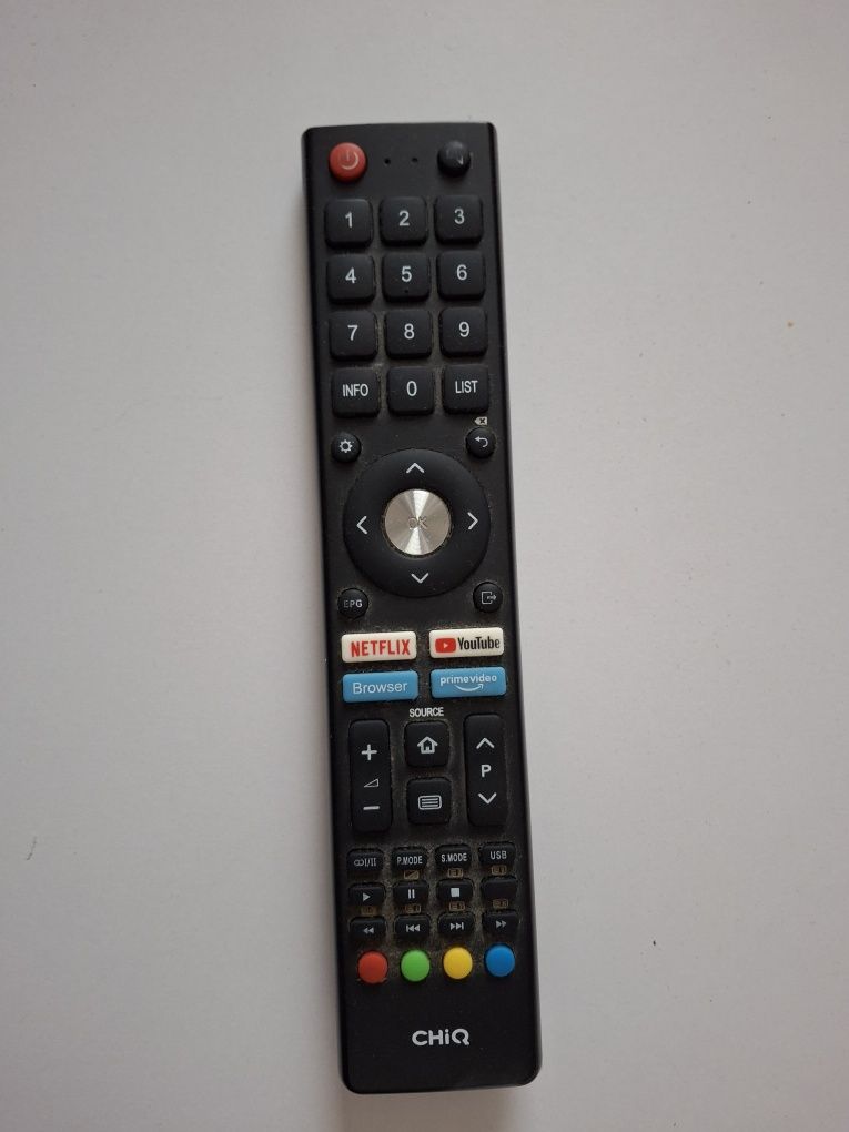 Telewizor chiq 40 cali smart tv DVBT2 z pilotem i pudełkiem
