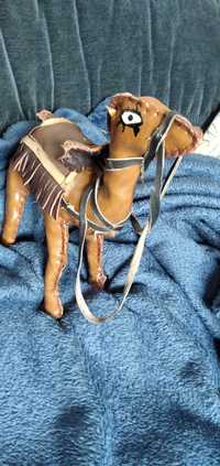 Antyk pamiątka skórzany afrykański wielbłąd z ub. Wieku