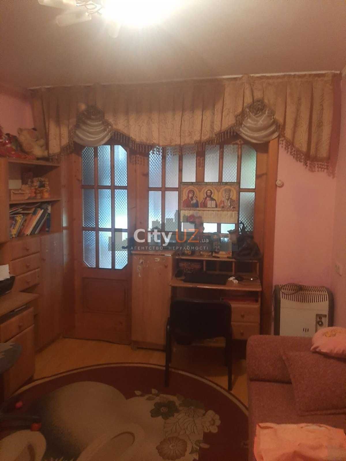 Продається квартира у Хусті