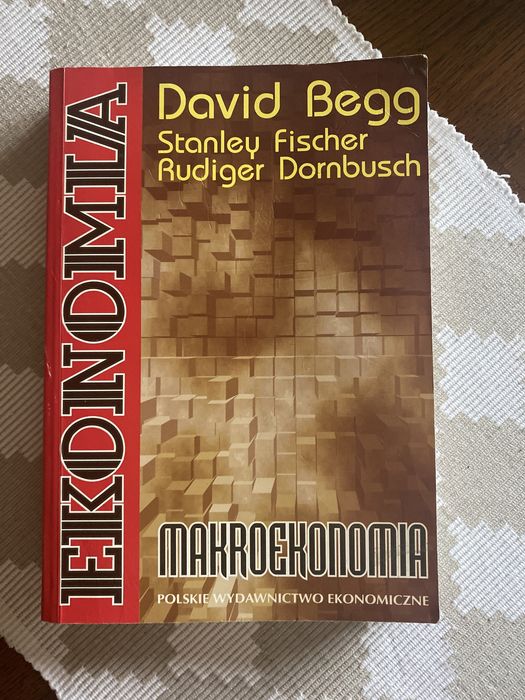 Makroekonomia PWE