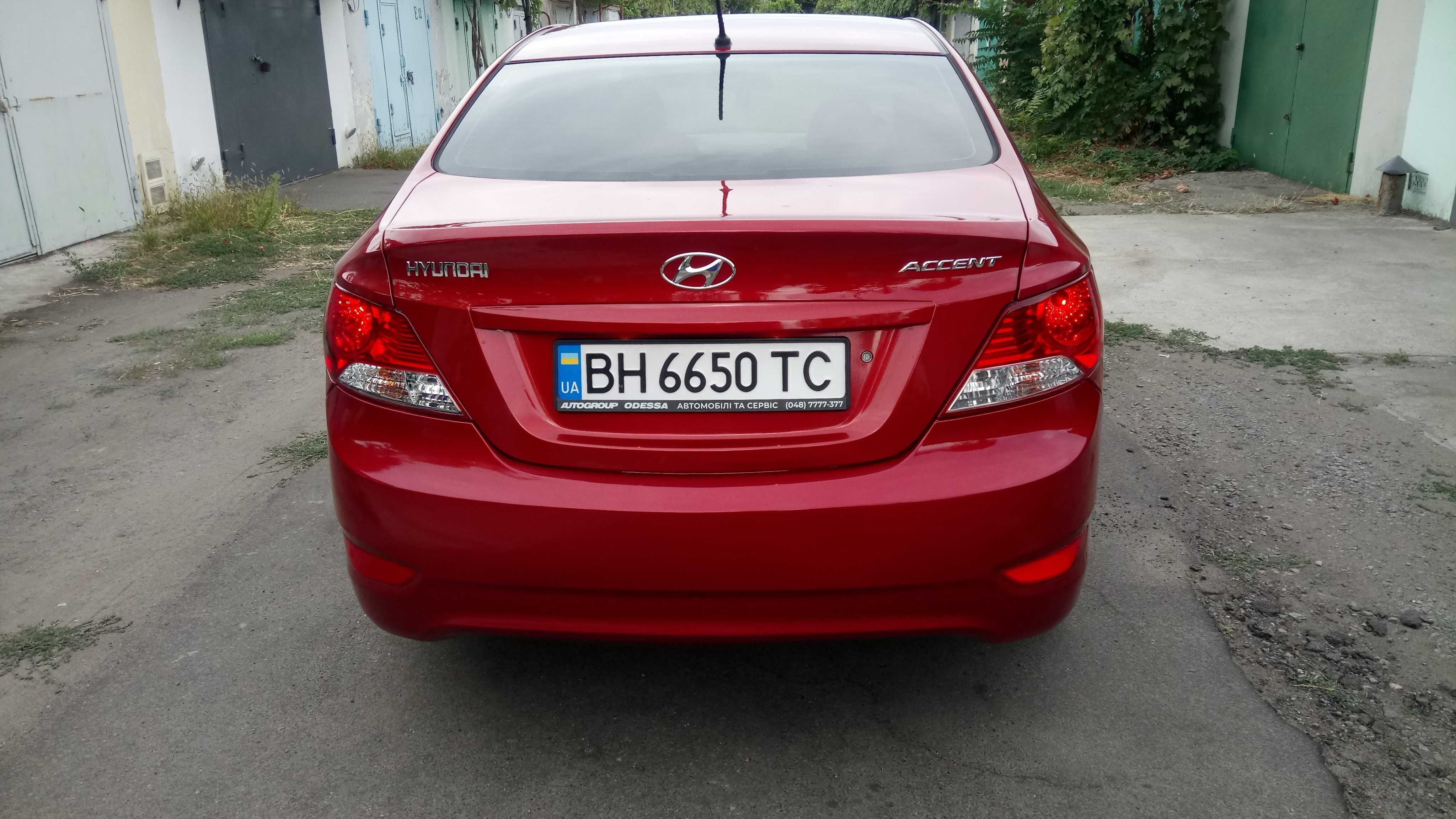 Хюндай акцент автомат 1,6 бензин Hyundai Accent automat 2011 год авто