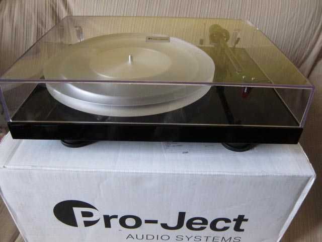 Gira-discos Pro-ject debut carbon evo com um mês de uso
