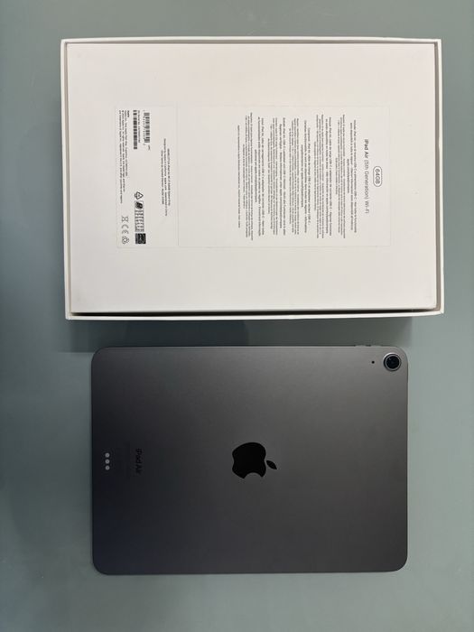 iPad Air 5ª Geração + Teclado Logitech Combo Touch