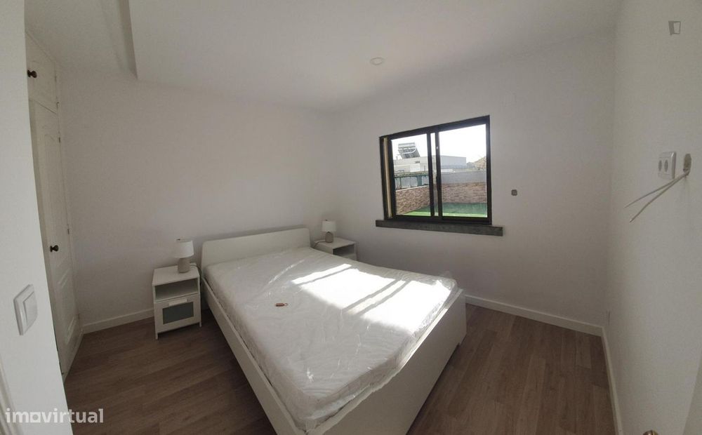 755529 - Quarto com cama de casal em casa com 6...