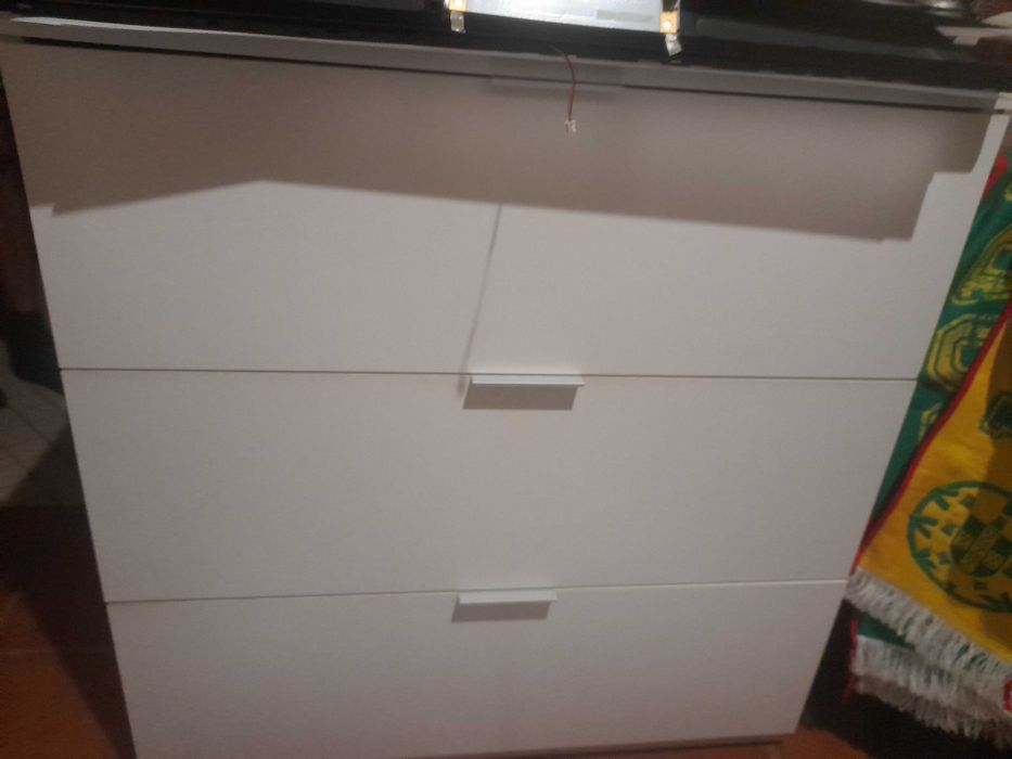 Comoda branca Ikea