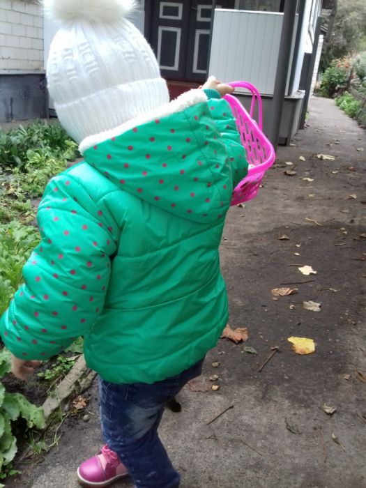 Продам курточку весна -осень на девочку на 2-3 годы