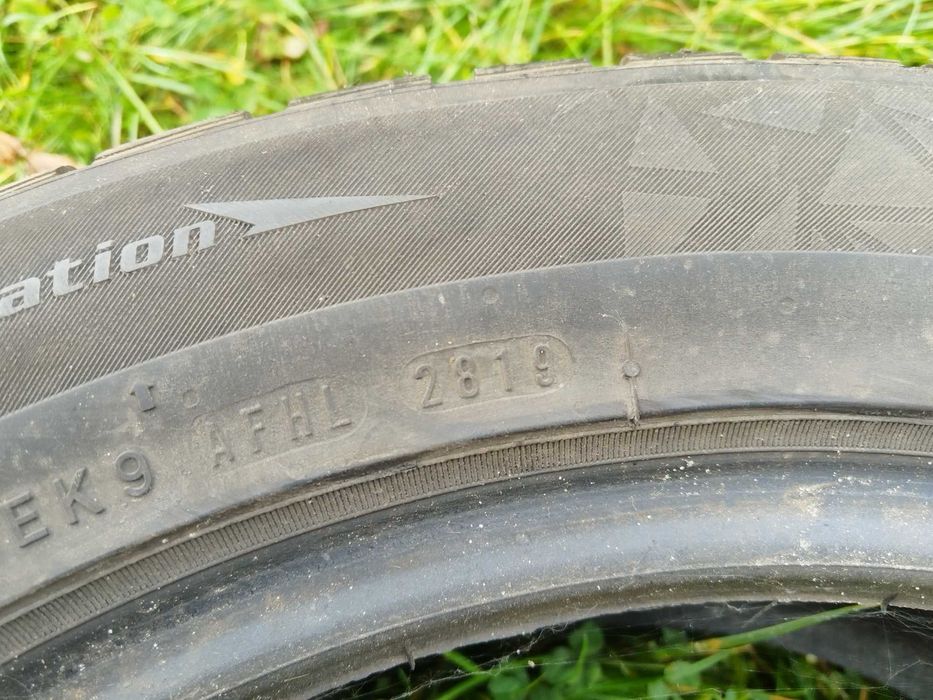 Opony zimowe Nexen 225/55R18 4 szt.