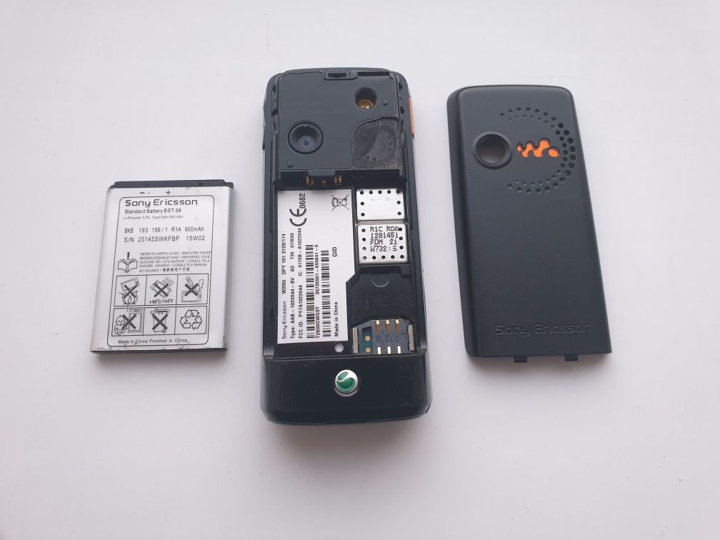 Sony Ericsson W200i