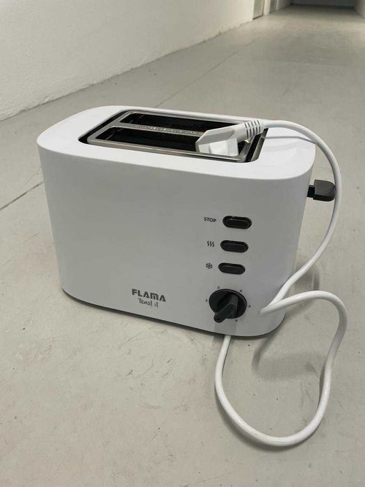 Torradeira elétrica Flama 944FL “Toast it”