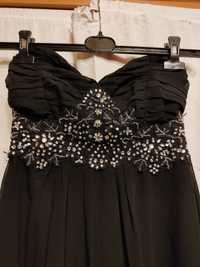 Sukienka czarna z ozdobnym dekoltem w serek