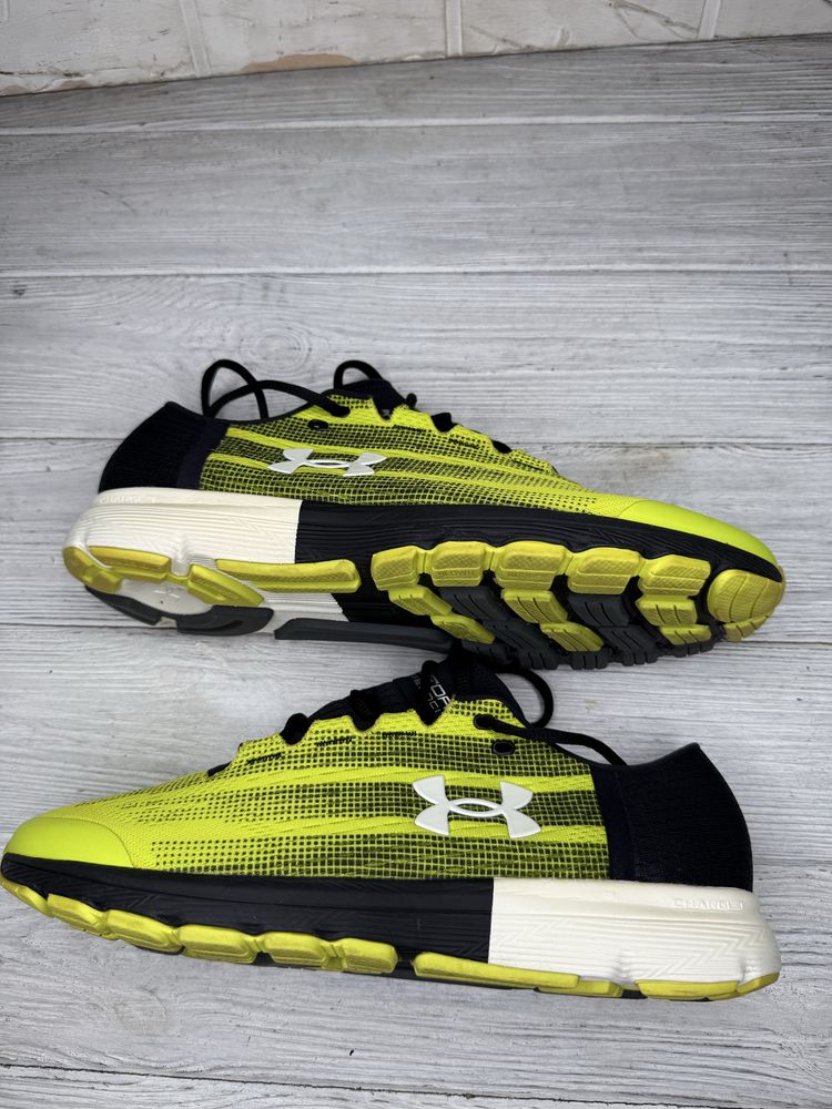 Мужские яркие кроссовки under armour speedform velociti