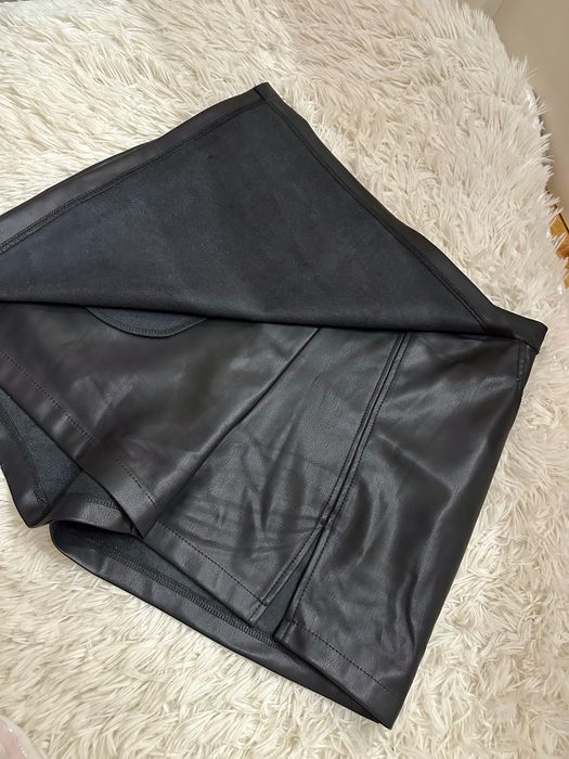 Продам шорти спілницю