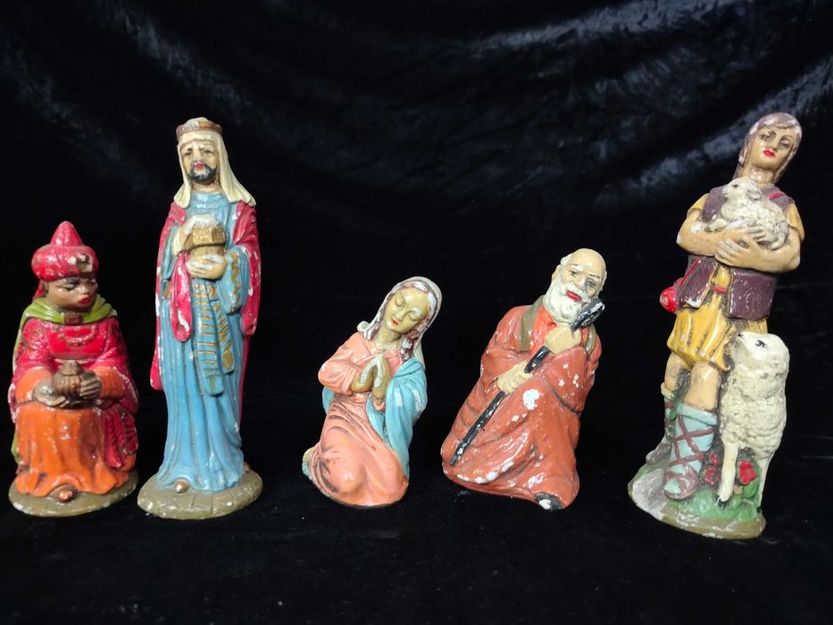 Komplet starych figurek do szopki Bożonarodzeniowej