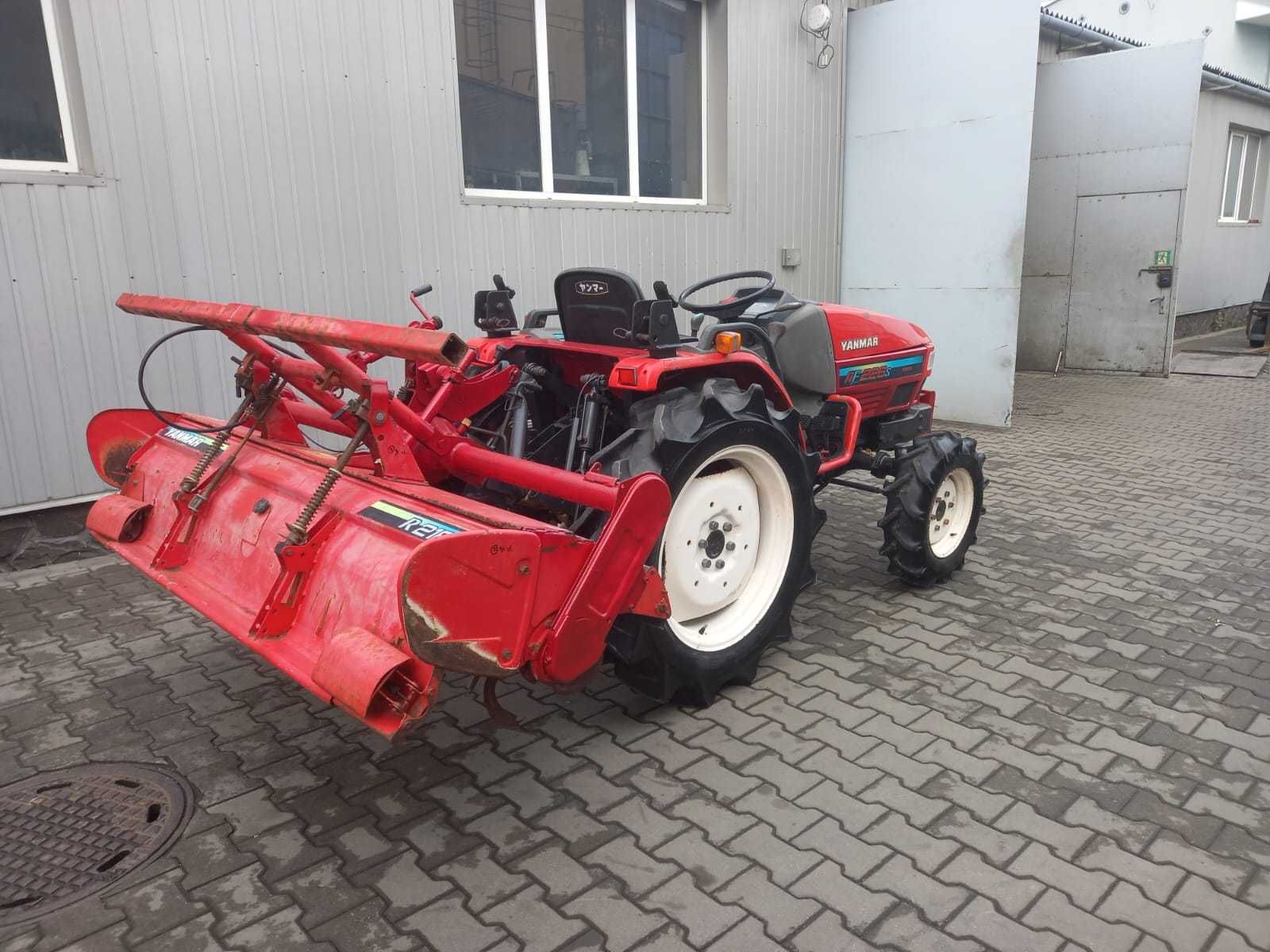 Japoński traktorek Yanmar AF 226 z glebogryzarką 4x4 26 KM Rewers