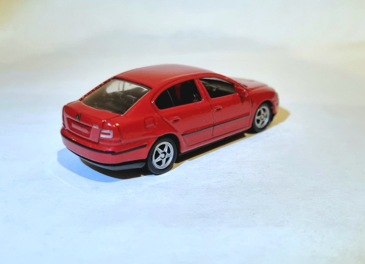 Skoda Octavia 1:60 Welly nie Hot Wheels VAG