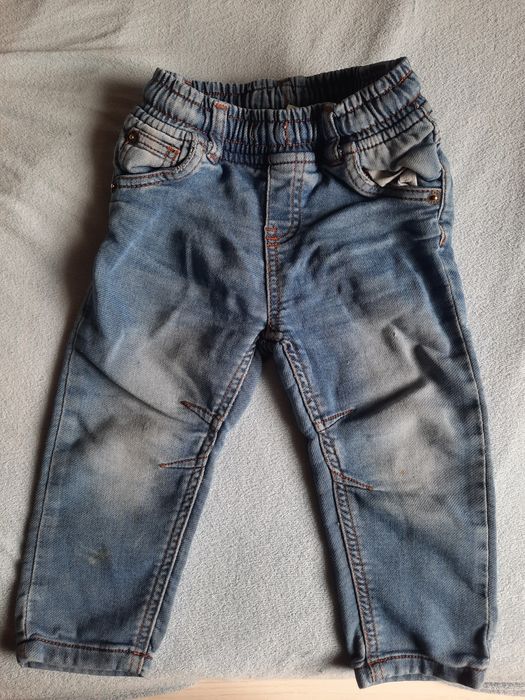 Spodnie 86 z widocznymi śladami użytkowania