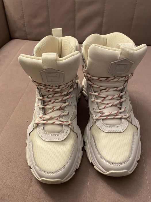 Białe sneakersy, rozm. 37, stan idealny